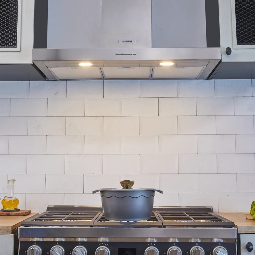 Campana de Pared KBT900XE 90 cm 713 m3/h Smeg