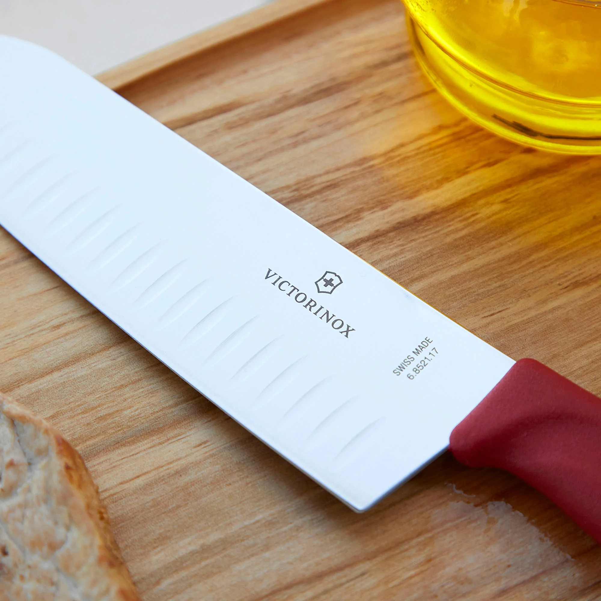 Cuchillo Santoku Swiss Classic Blister Hoja 17 Cm Victorinox - Imagen 3
