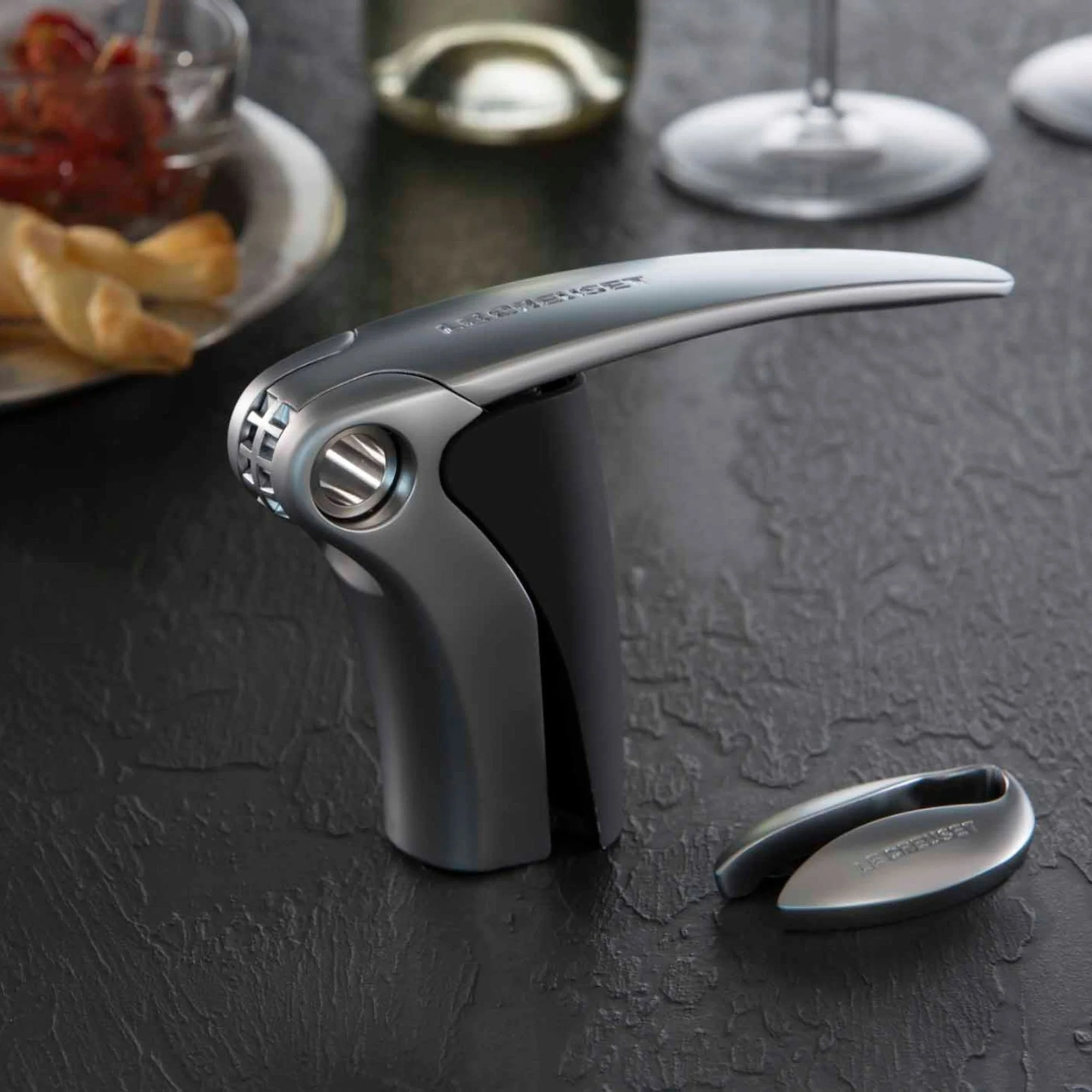 Abridor Gaia Con Mango De Metal Satinado Le Creuset