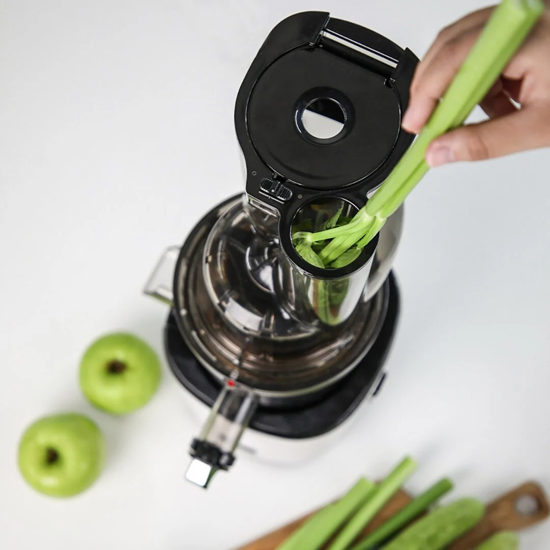 Extractor De Jugo De Frutas Y Verduras Prensado En Frío REVO830 Kuvings - Imagen 9