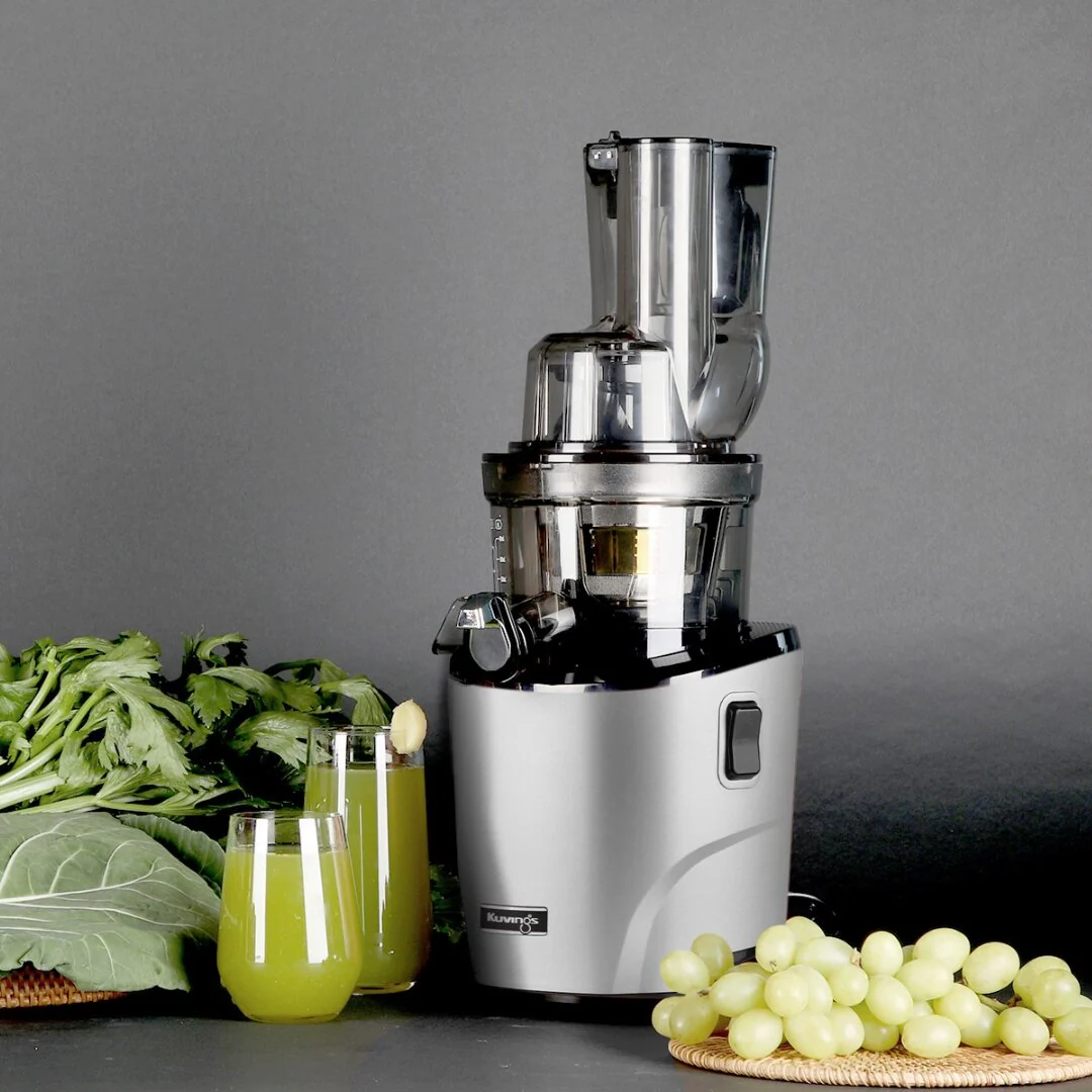 Extractor De Jugo De Frutas Y Verduras Prensado En Frío REVO830 Kuvings