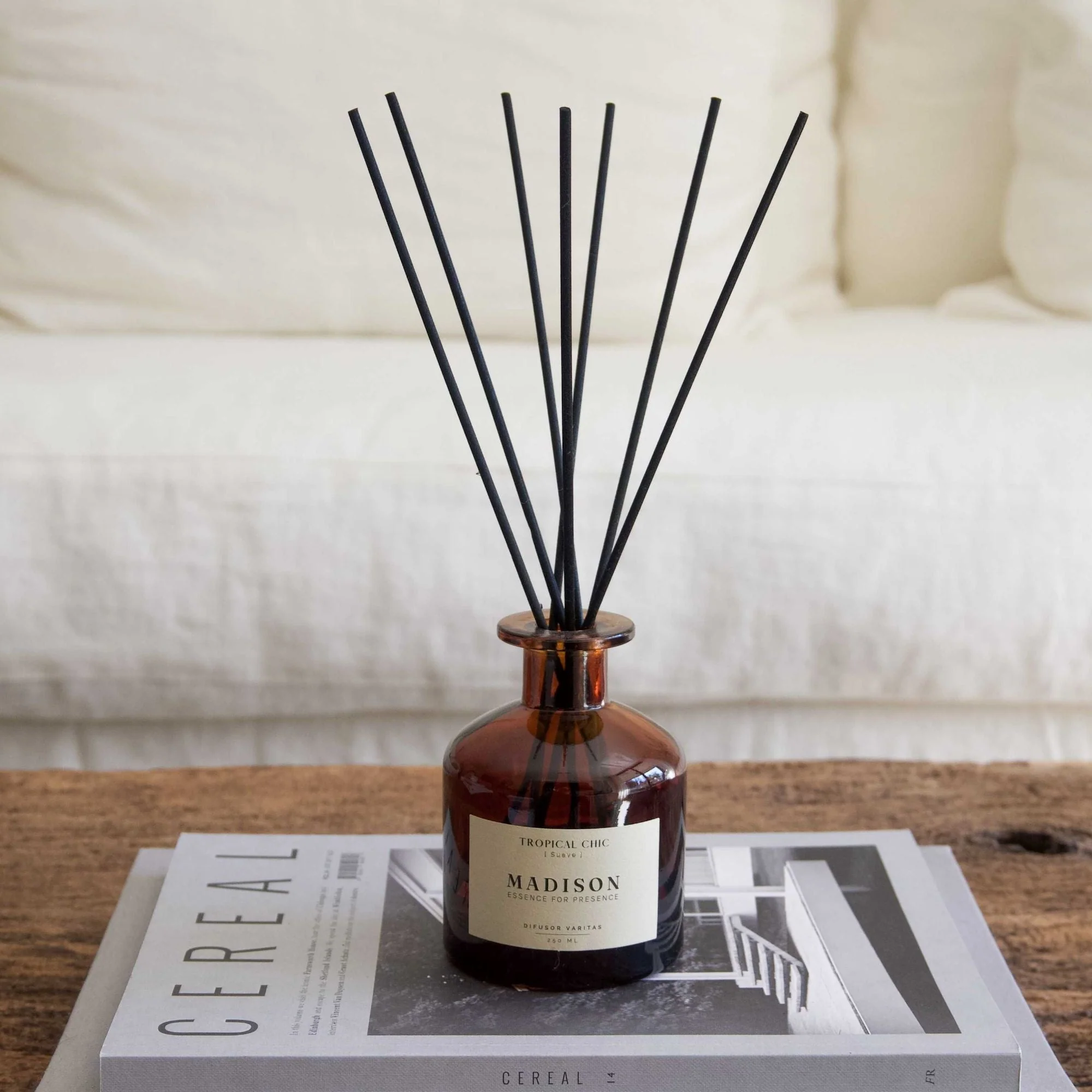 Difusor Varitas Saint Sandal 250 Ml Madison - Imagen 2