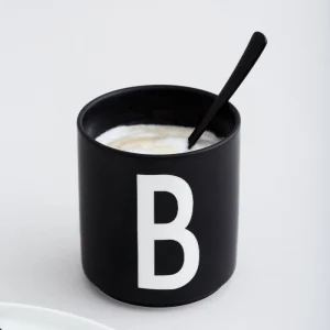Taza Negro De Porcelana - B Design Letters