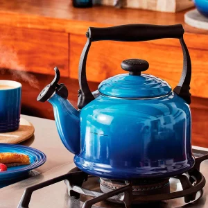 Tetera Tradicional Azure 2.1 Lts Le Creuset